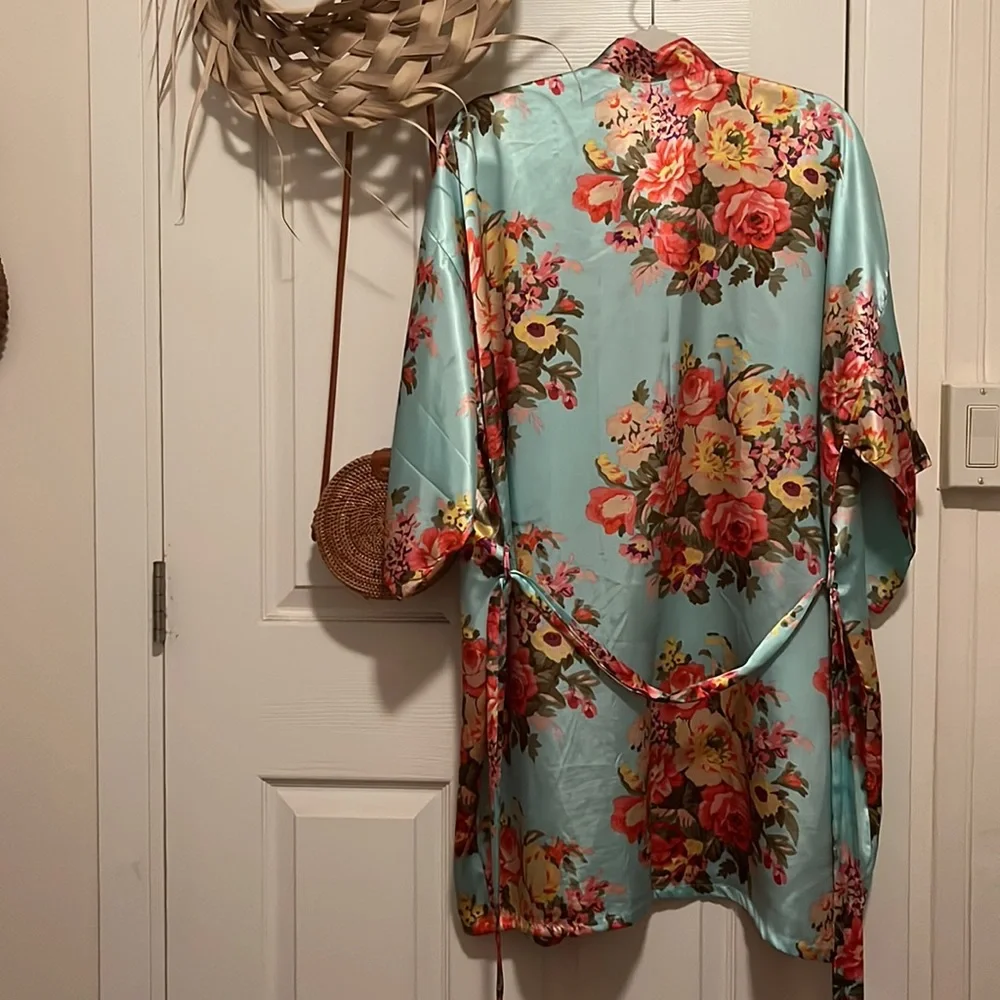Floral Robe - Picture 4 of 4